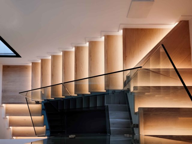 https://www.lescompagnons.paris/wp-content/uploads/2023/06/wooden-stairs-modern-house-640x480.jpg